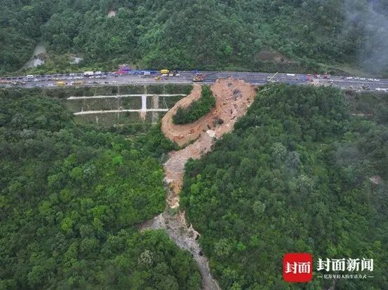 封面新闻杨峰:做一名连续六年探访灾难现场的记者