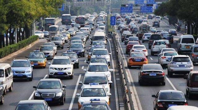 中国司机最怕啥?碰瓷靠边站,电子眼成二号恐怖分子