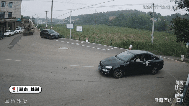 株洲公安曝光典型事故案例:摩托车违法酿祸,驾驶员飞至小车车顶