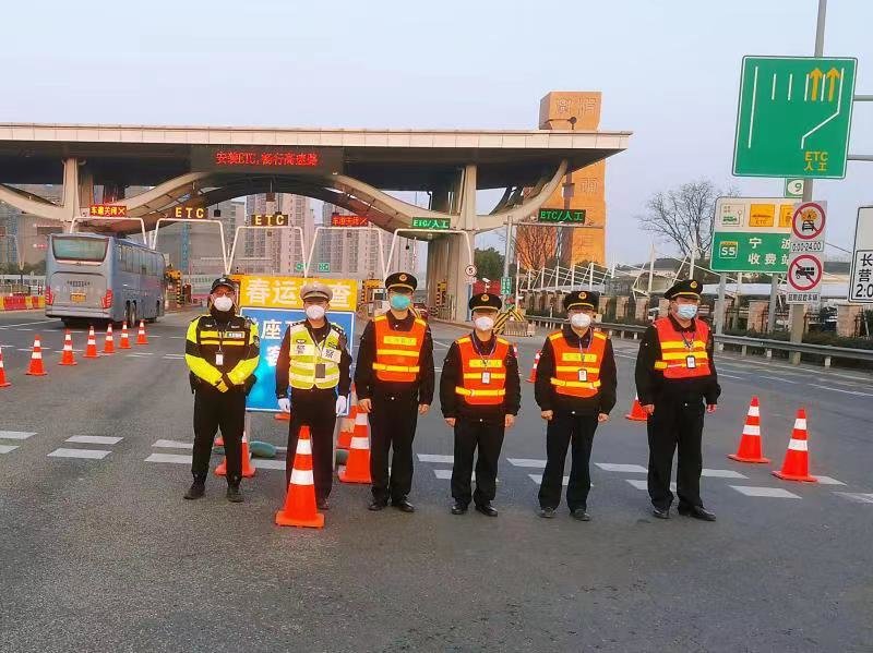 春运首日海曙区多举措保障交通,严查违规行为守护旅客权益