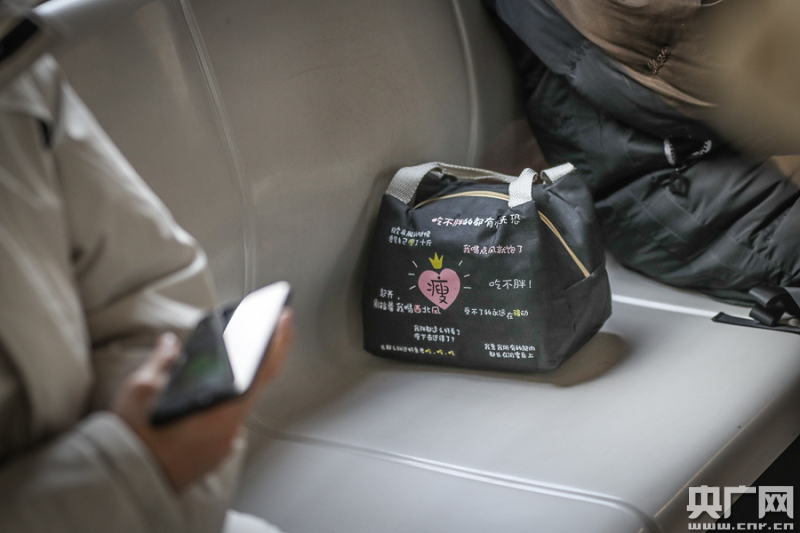 疫情下生活有啥变化?衣食住行的这些改变你知道吗?