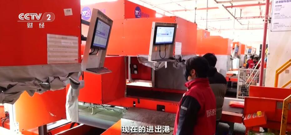 智能卡车与自动分拣快递物流实现“智慧”加速