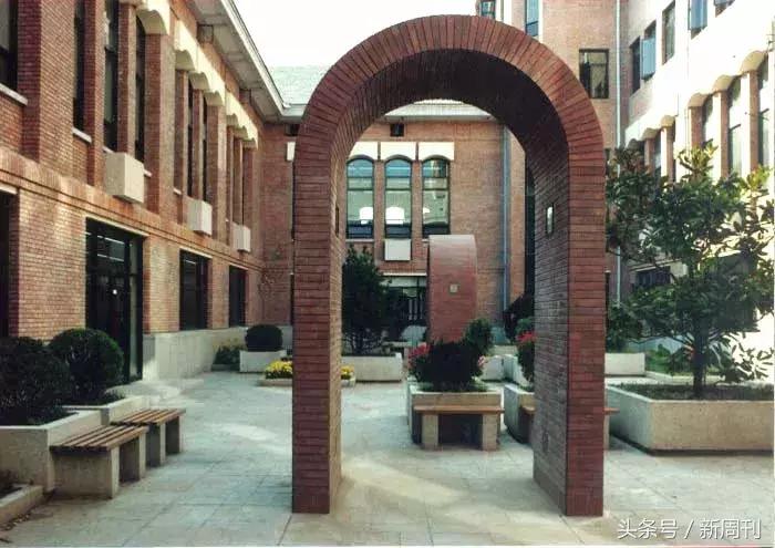 大学好图书馆是啥样?北大图书馆凭啥成一塔湖图胜景之一?