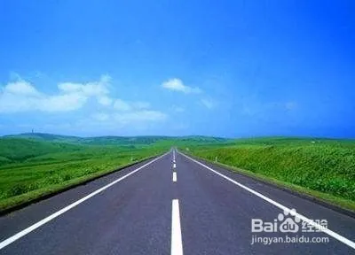 高速行驶要注意啥?这些规则牢记,安全出行有保障