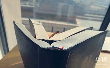 违章停车怎么举报？撞上违停车辆责任咋认定？