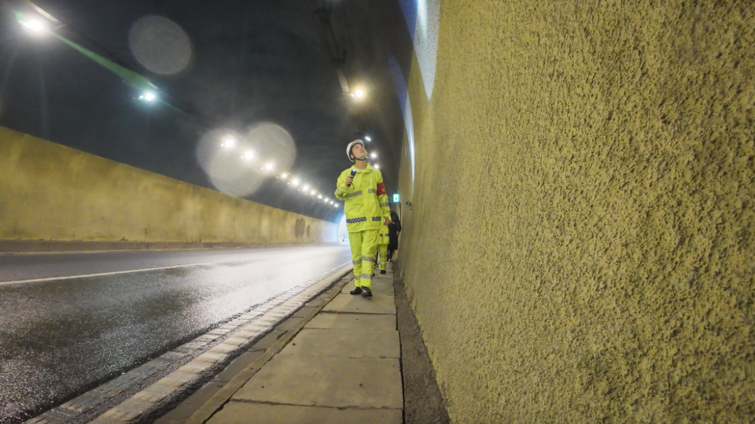 高速道路养护人:汛期坚守,守护安林、林长高速通途