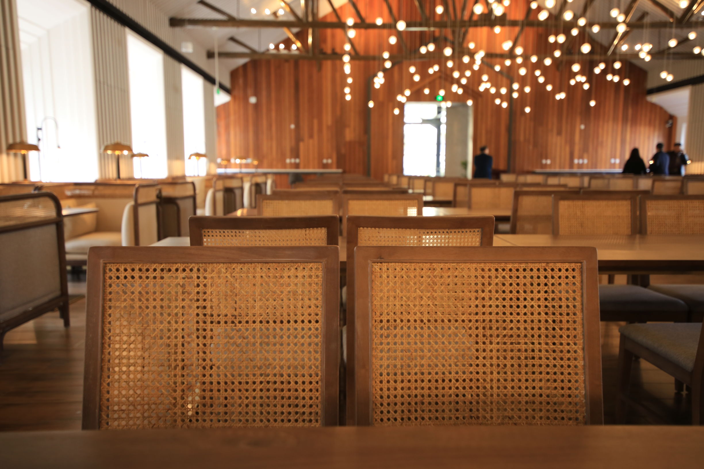 浙大玉泉校区第二食堂翻新开业,师生挤爆,美食学习两不误