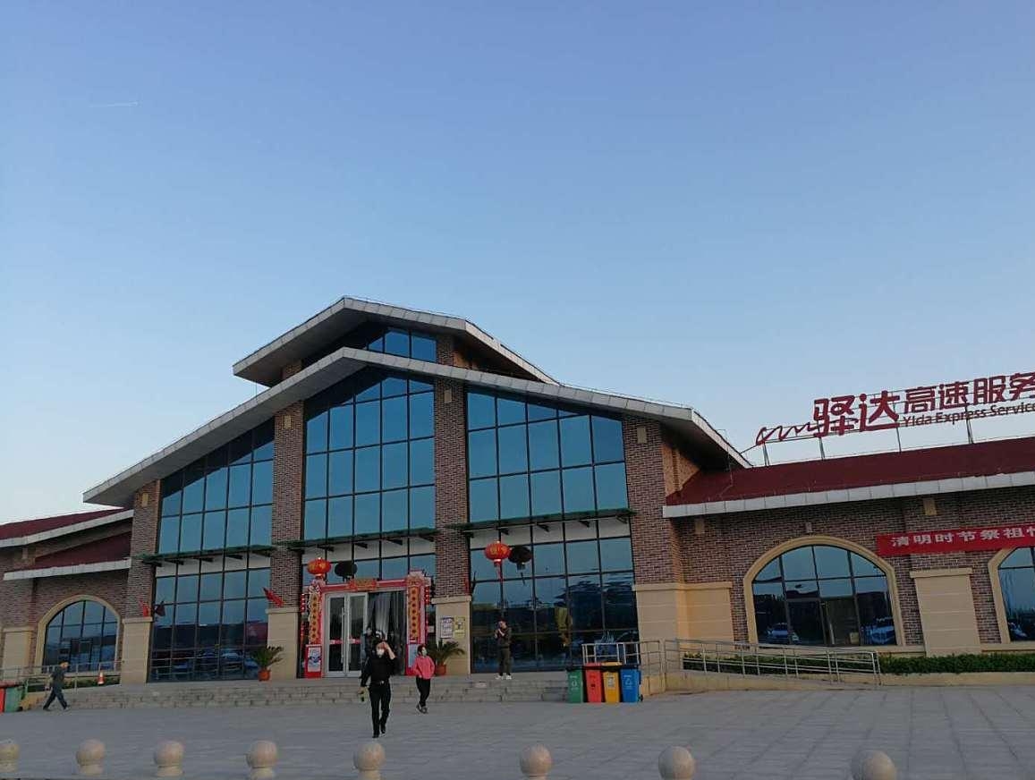 高速服务区靠啥盈利?免费服务背后的赚钱门道全在这儿