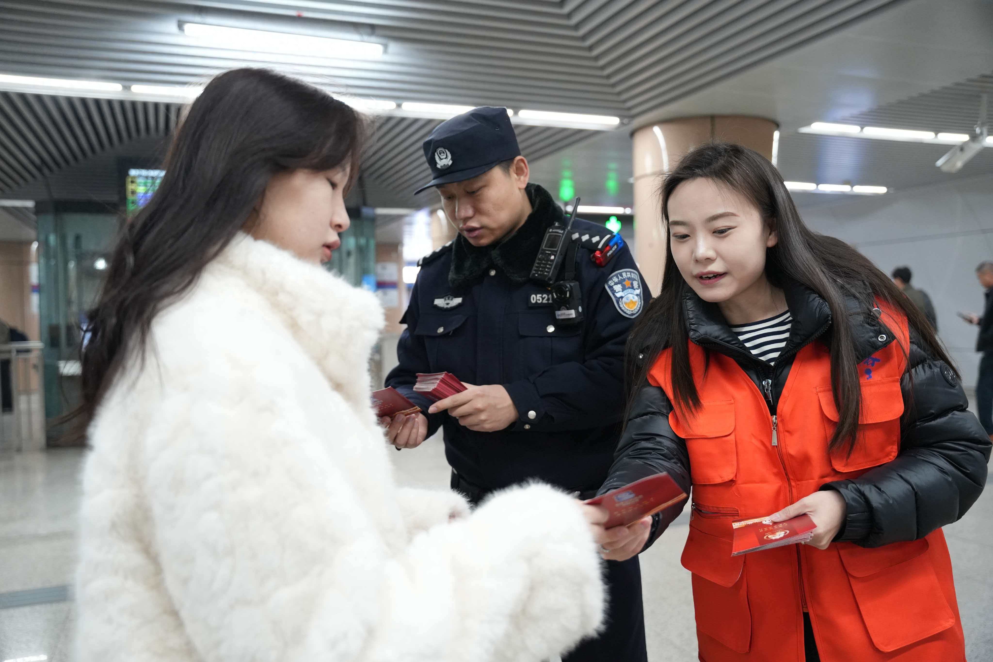 “精诚客”志愿者服务地铁乘客，开展助人为乐等慈善行为3.6万余项。