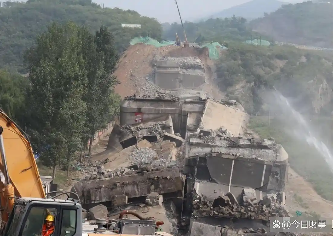 京港澳高速桥梁大拆除 5400人同时施工为哪般