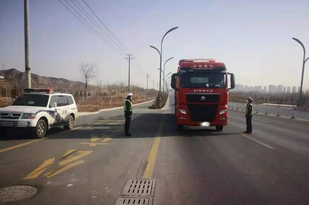 白银交警多措并举强化管控,整治违法保道路安全及群众出行安全