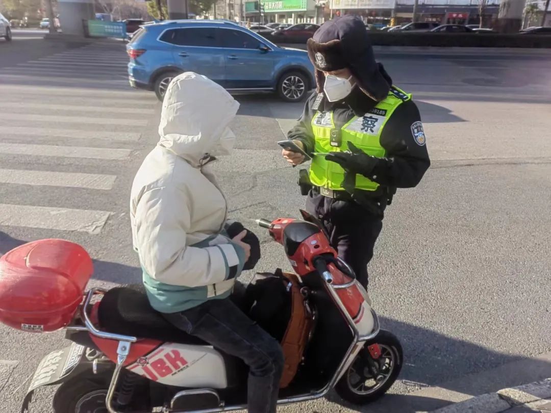 春运返程高峰将至,交警部门强化违章高发时段管控保畅通